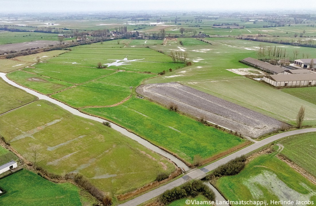 Zicht op Machuitbeek ter hoogte van Lindestraat nr 10 (c) Vlaamse Landmaatschappij, Herlinde Jacobs